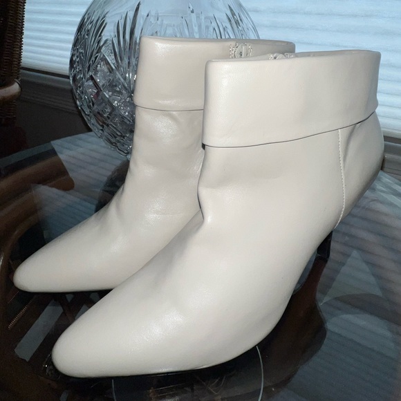 Light cream 3.5” heel ankle booties - Picture 11 of 16